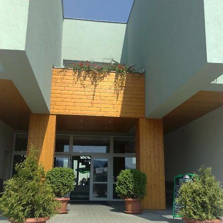 Sport Hotel Ticha Orlice Usti nad Orlici Exterior photo