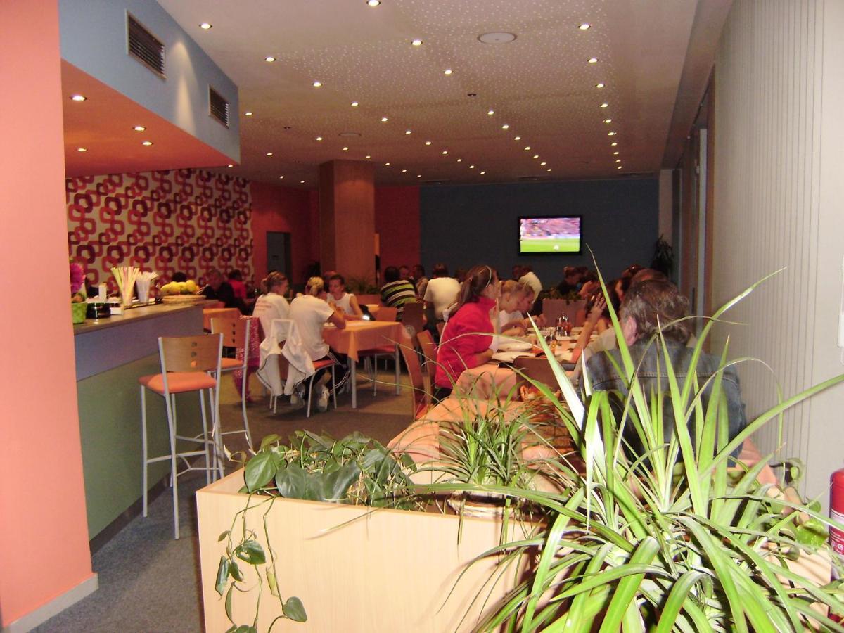Sport Hotel Ticha Orlice Usti nad Orlici Exterior photo