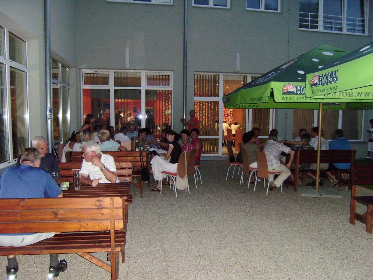 Sport Hotel Ticha Orlice Usti nad Orlici Exterior photo